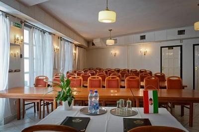 割引価格でロイヤルホテルの会議室や会議室 - Hotel Budai Budapest - ブダペストの便利な位置で安いホテル