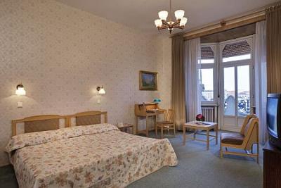 Danubius Hotel Gellert - ダヌビウス ホテル　ゲッレ－ルトのダブルル－ム - ロマンチックな週末をお過ごしください - Gellért Hotel**** Budapest - ブダペスト Hotel Gellert Budapest