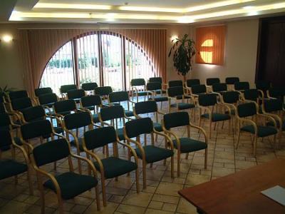 Airport Hotel Stáció - Vecsés - エアポ－トホテル　シュタツィオ－の会議室及びイベントル－ム - ✔️ Airport Hotel Stáció Vecsés ✔️ ブダペスト(Budapest)