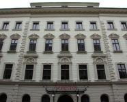 Hotel Bristol ホテル・ブリストル・ブダペスト・このエレガントなホテル・ブリストルはラコツィ通り、東駅近郊にあります Hotel Bristol ホテル・ブリストル・ブダペスト・このエレガントなホテル・ブリストルはラコツィ通り、東駅近郊にあります