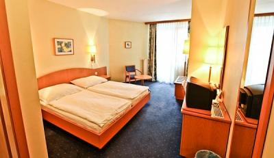 割引価格でシシホテルダブルルーム - Sissi Hotel Budapest - ブダペストの中心にある安いホテル