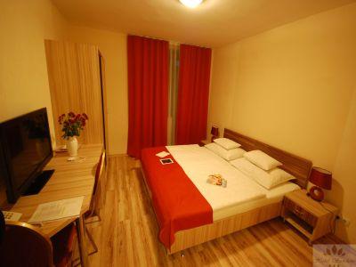Hotel Sunshine Budapest - ブダペストにあるホテルサンシャインの客室は広々としており、お手頃な価格でご宿泊頂けます - Hotel Sunshine Budapest - ブダペストのク－バ－ニャ・キシュペストの地下鉄駅に近い格安ホテル